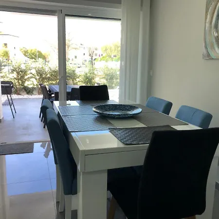 Amora L Apartment