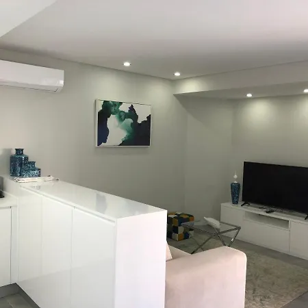 Amora L